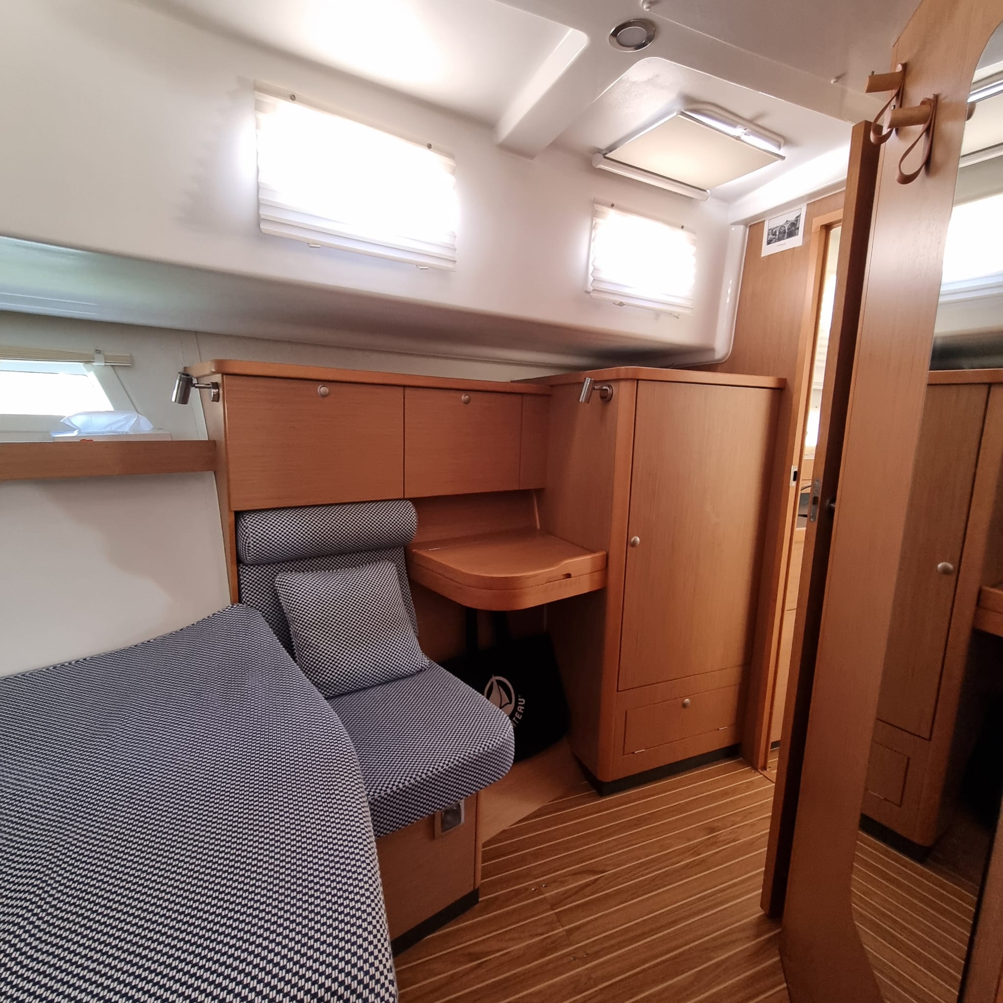 Photo Delphia 1350 Escape