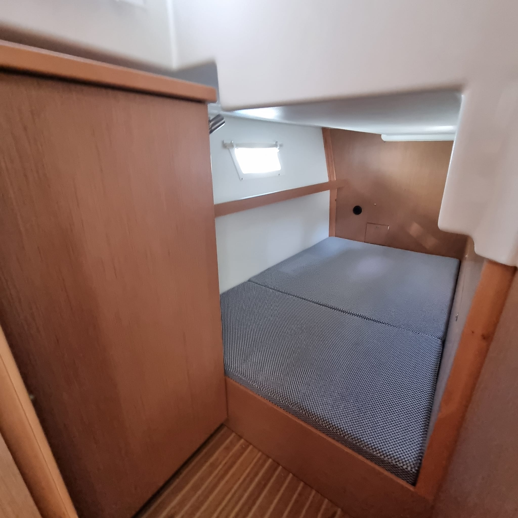 Photo Delphia 1350 Escape