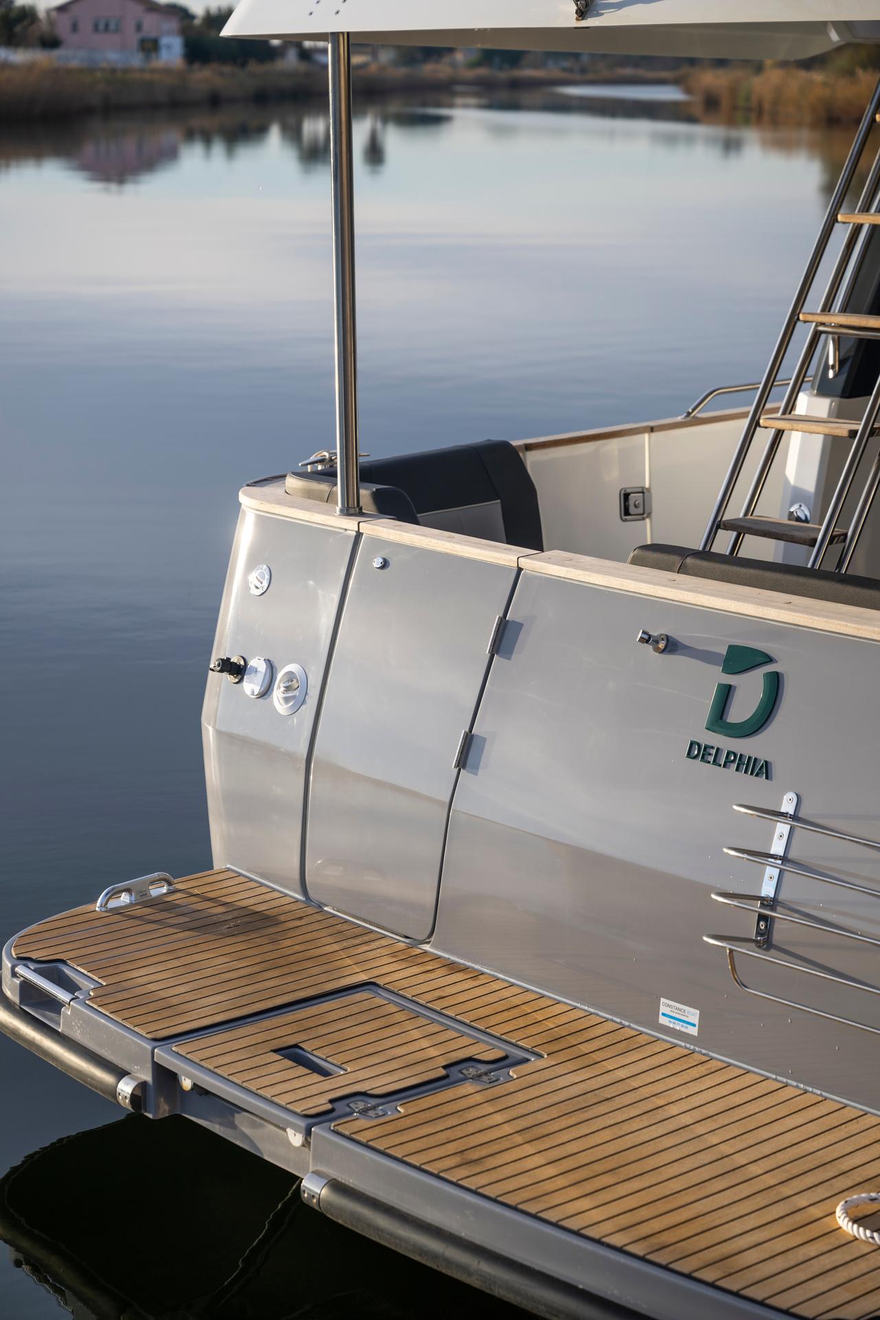 Photo Delphia 12 Flybridge