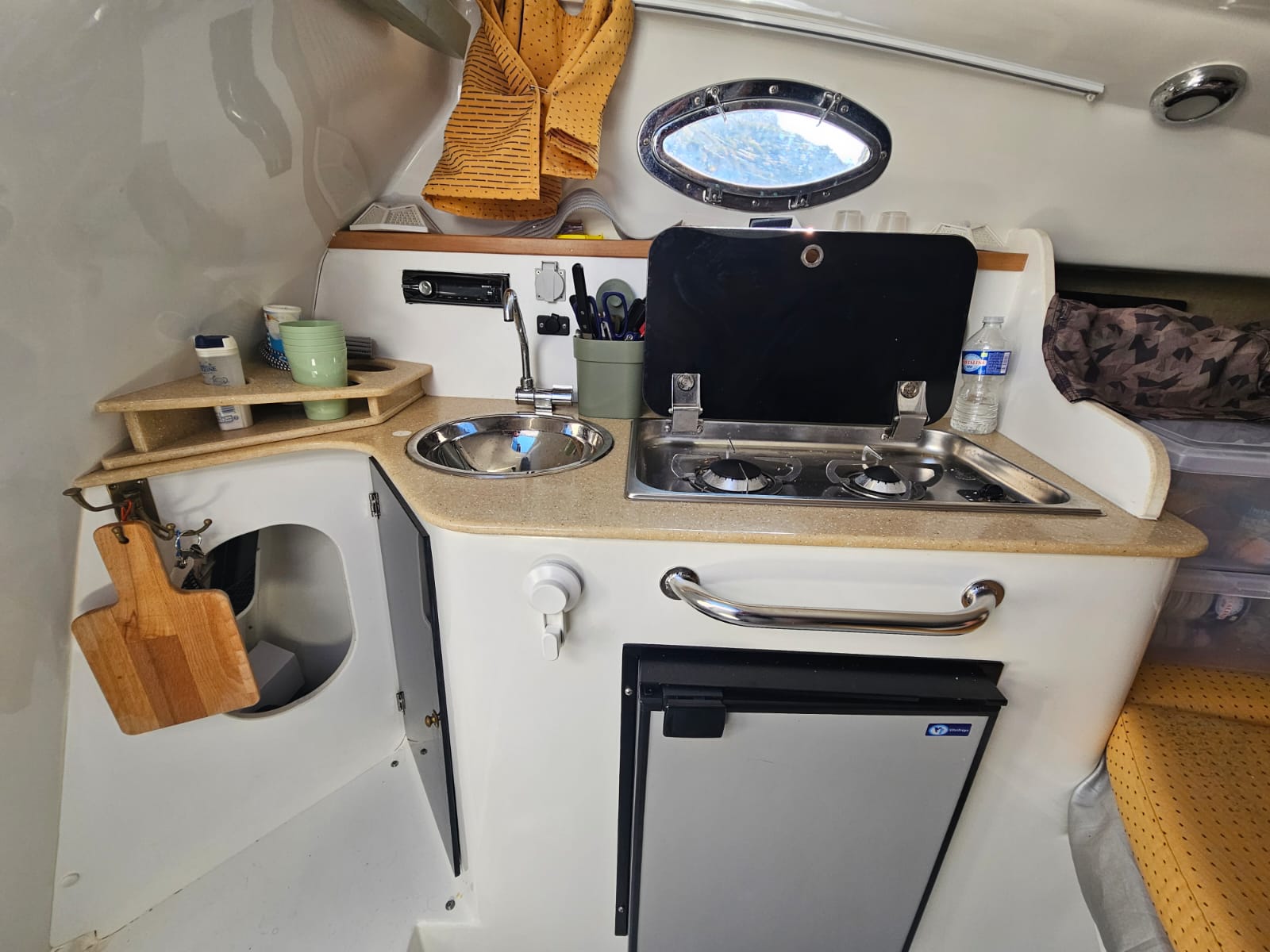Photo Saver 690 Cabin Sport