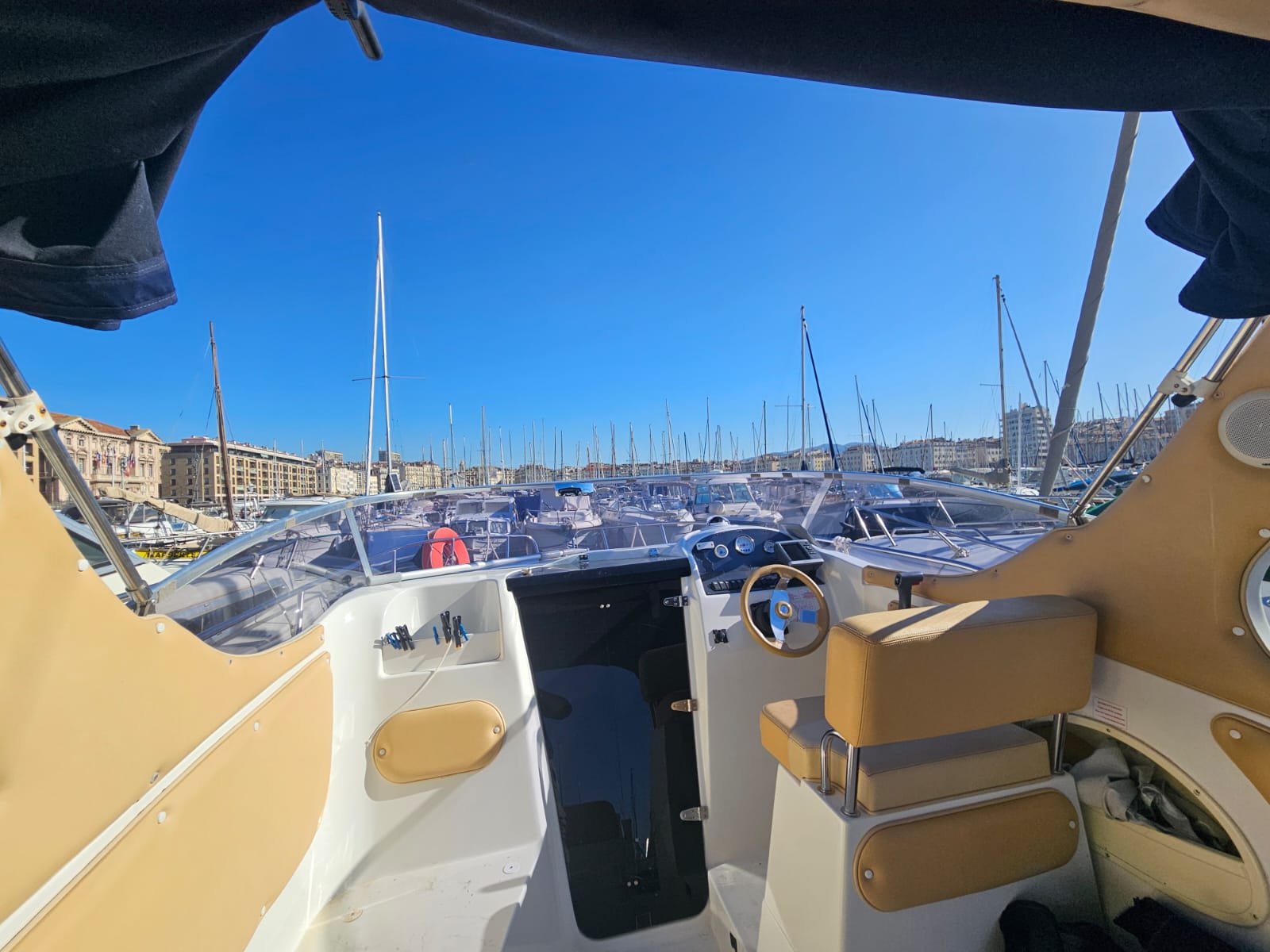 Photo Saver 690 Cabin Sport