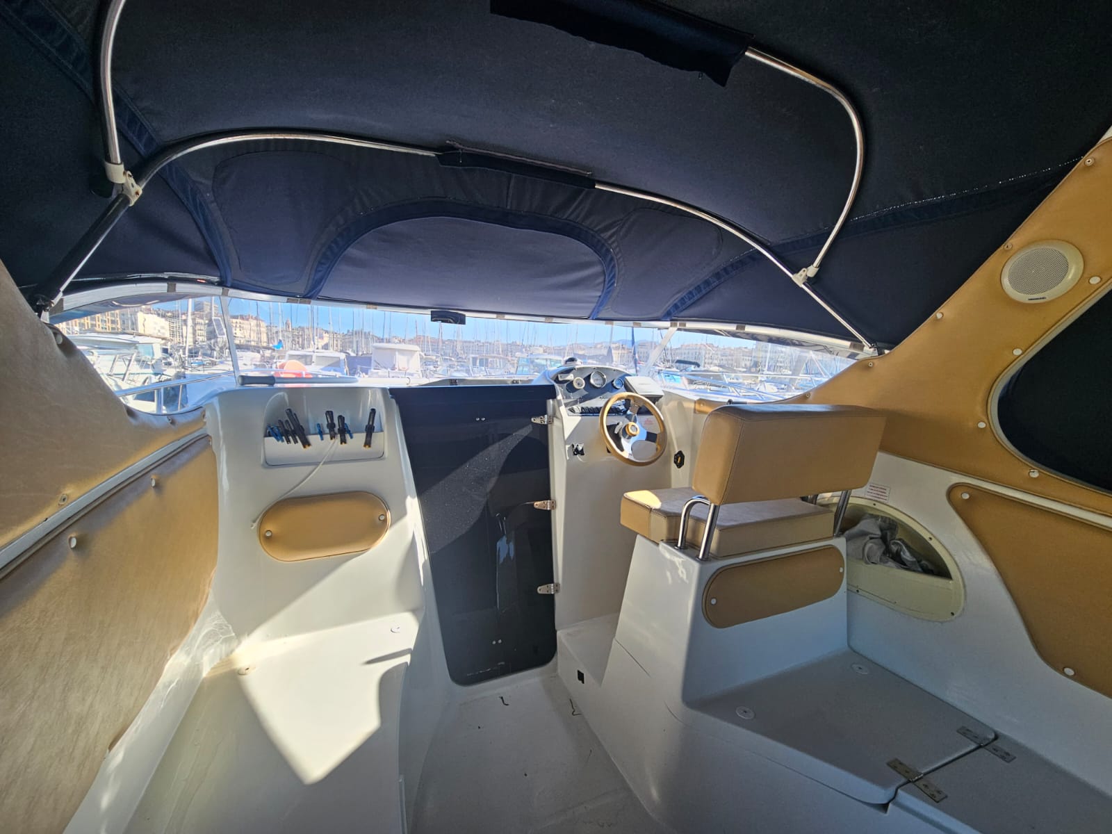 Photo Saver 690 Cabin Sport