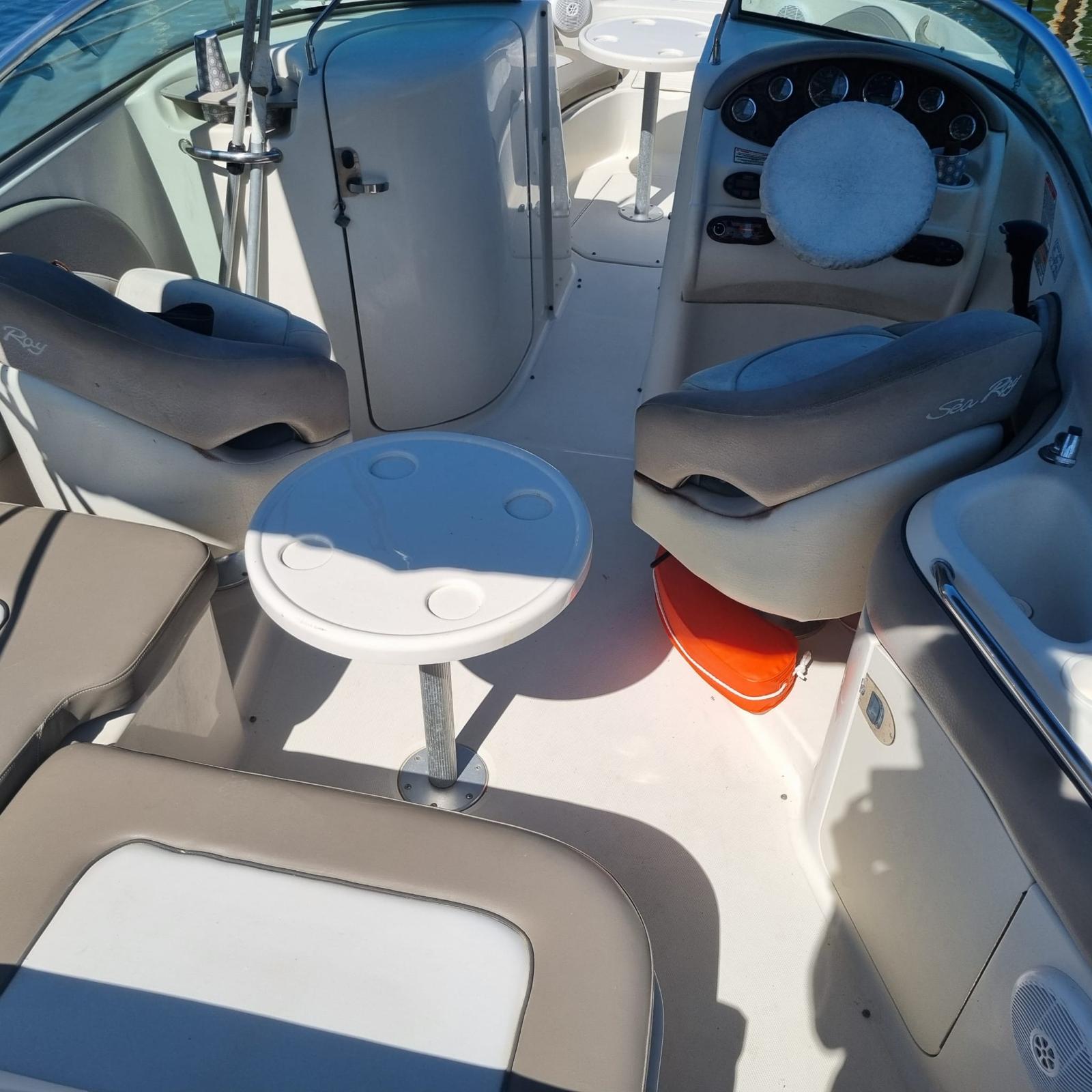 Photo SEA RAY 220 SUNDECK