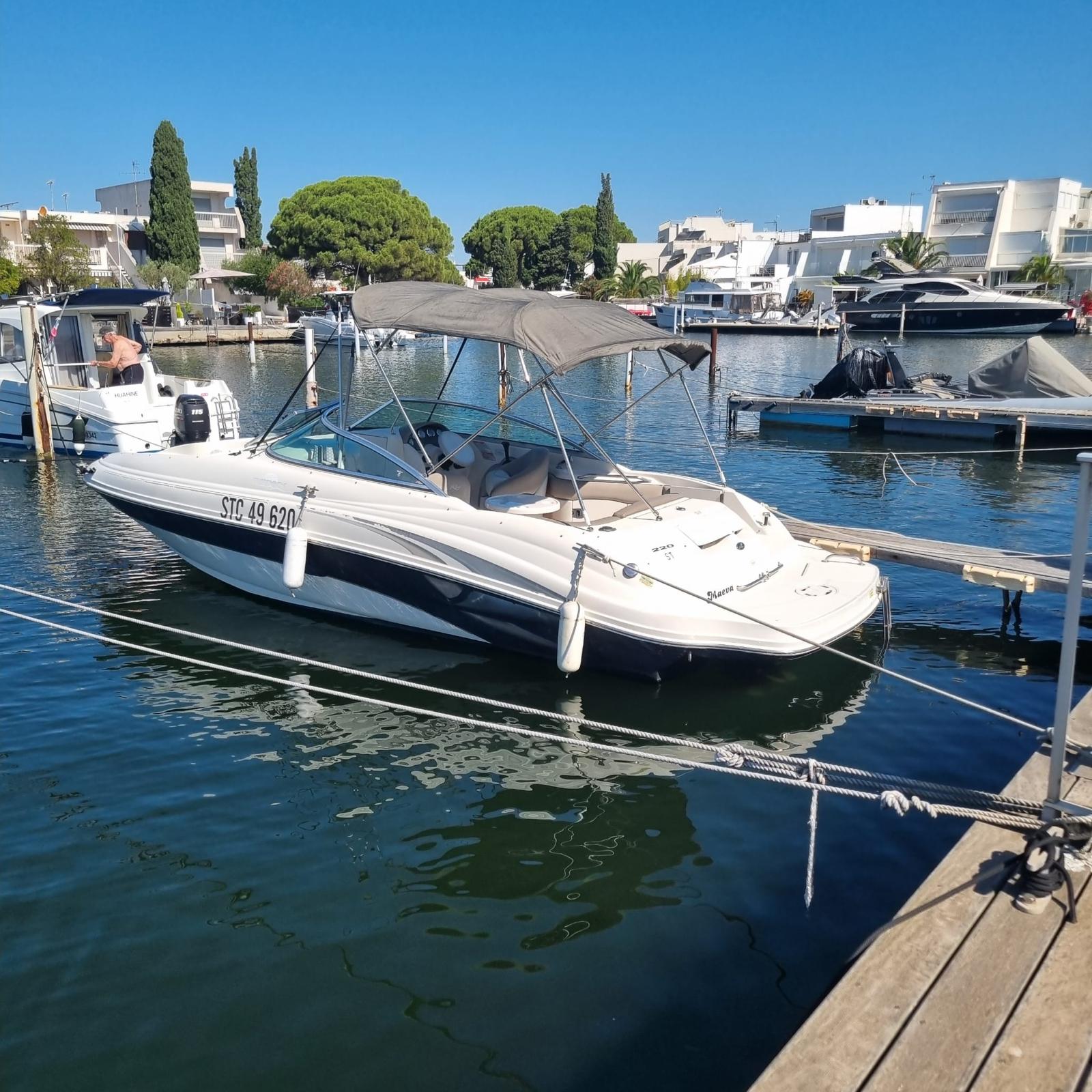 Photo SEA RAY 220 SUNDECK