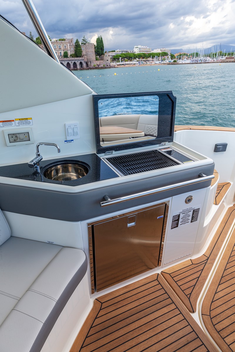 Photo Sea ray - sundancer 320 hors bord