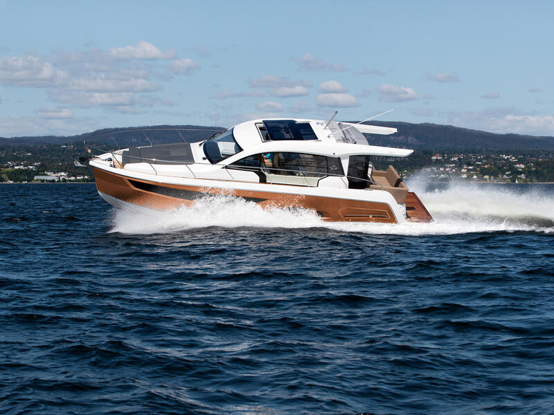 Sealine - c390