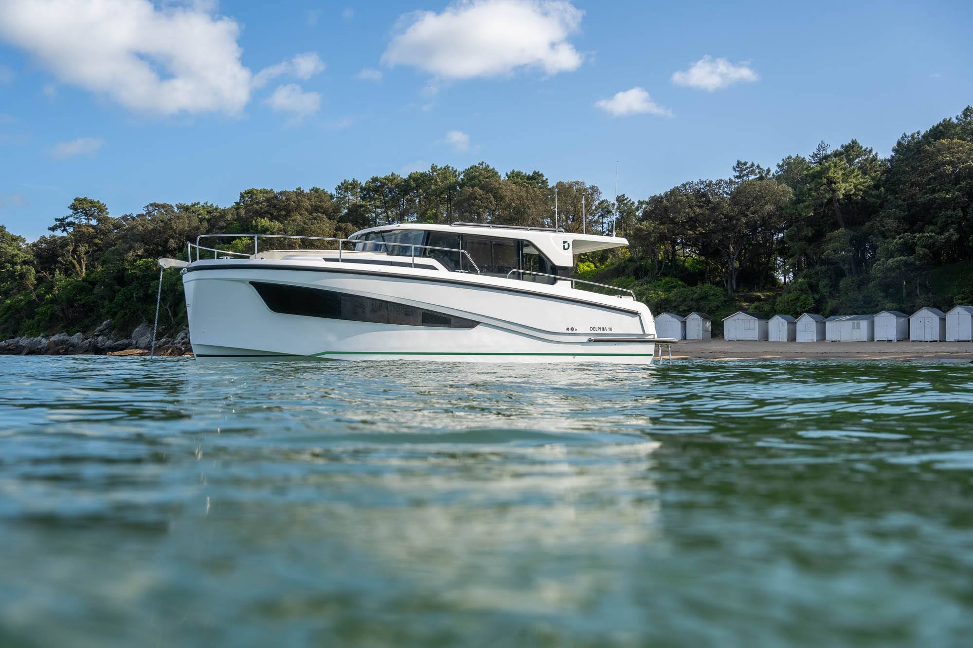 Delphia - delphia 10 sedan