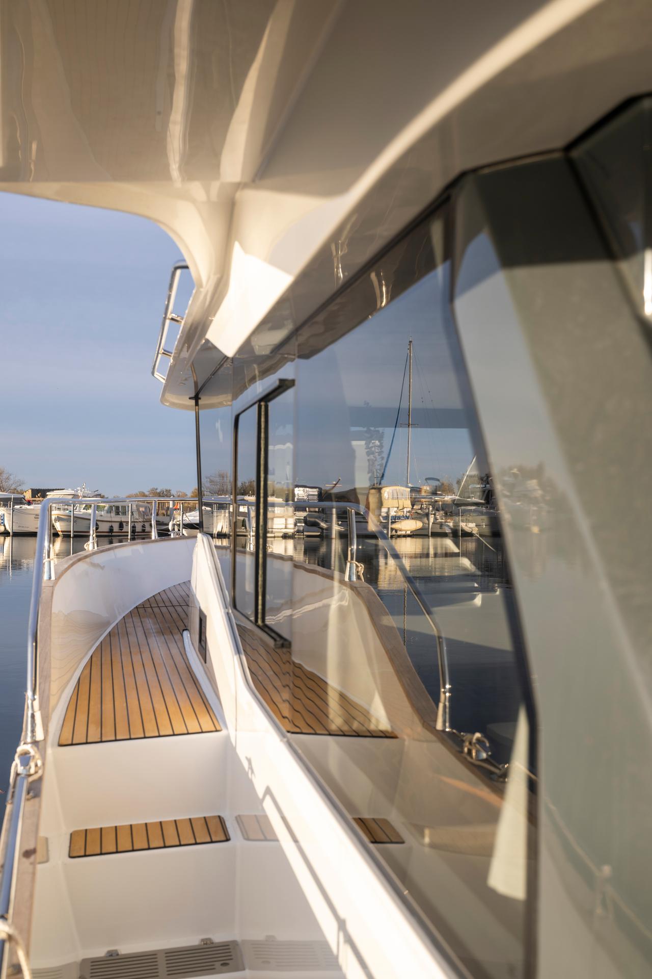 Photo Delphia 12 Flybridge