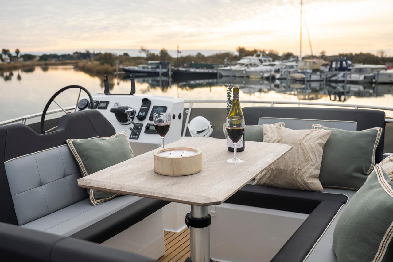 Photo Delphia 12 Flybridge