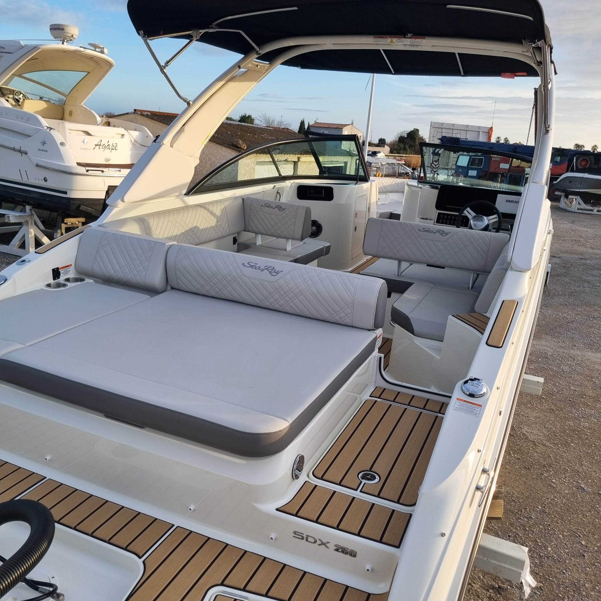 Photo Sea ray - 250 sdx hors-bord