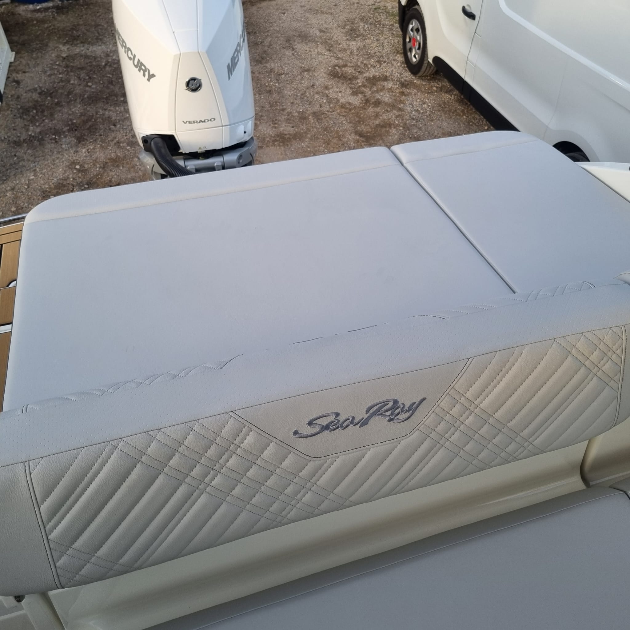 Photo Sea ray - 250 sdx hors-bord