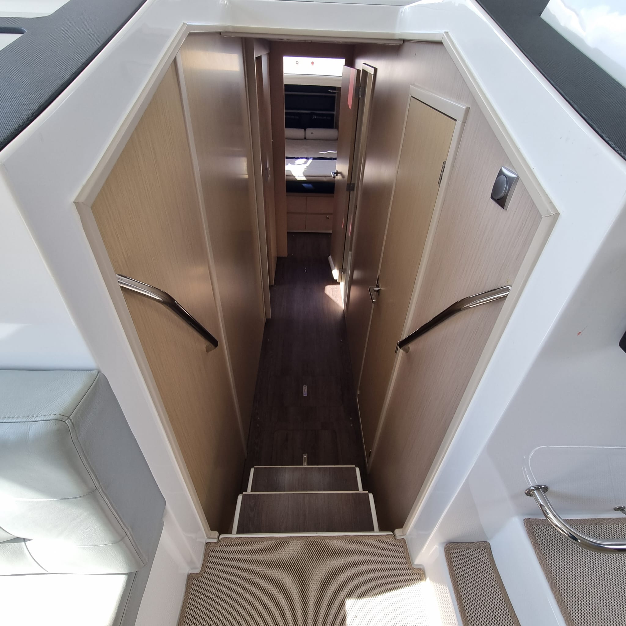 Photo Delphia 12 Flybridge