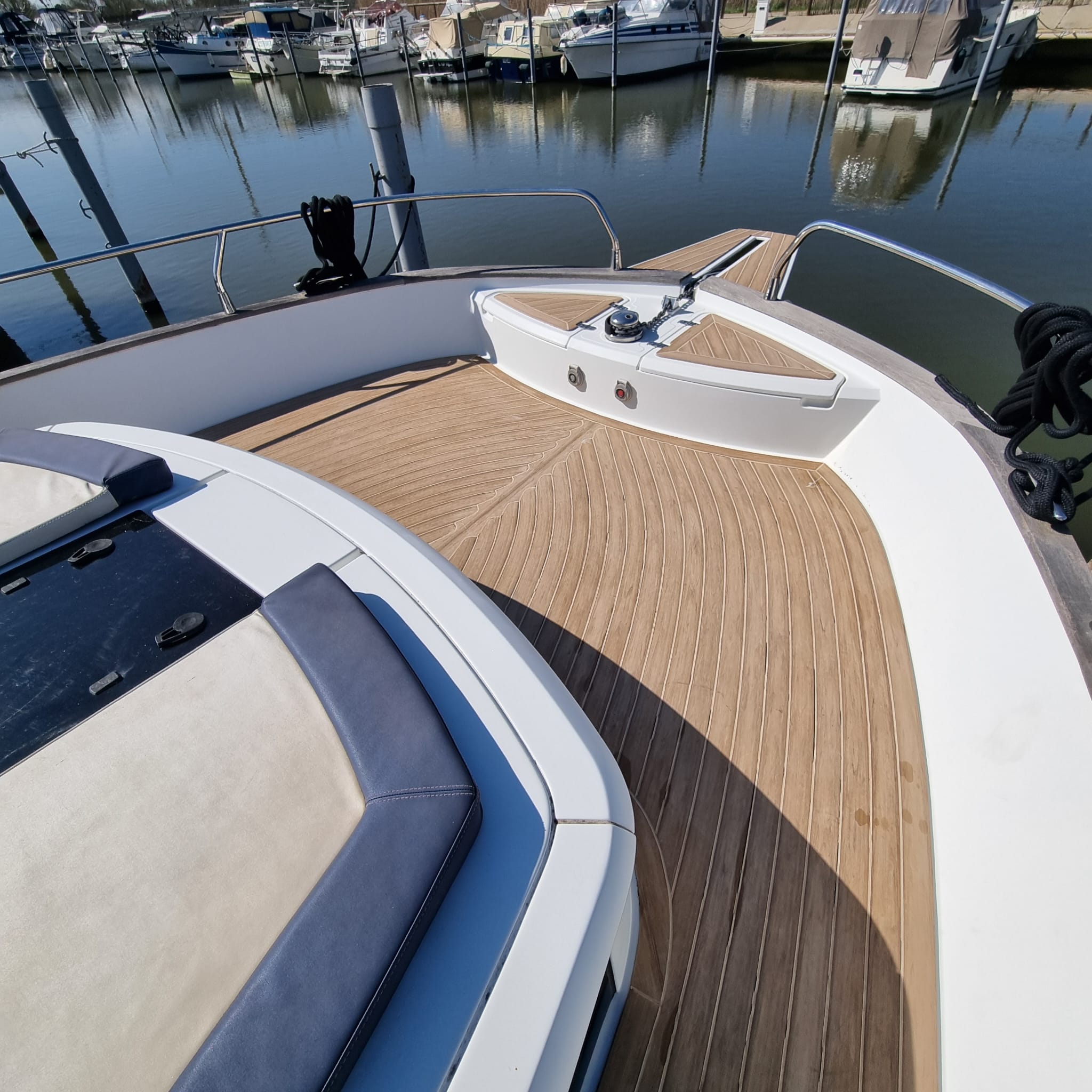 Photo Delphia 12 Flybridge