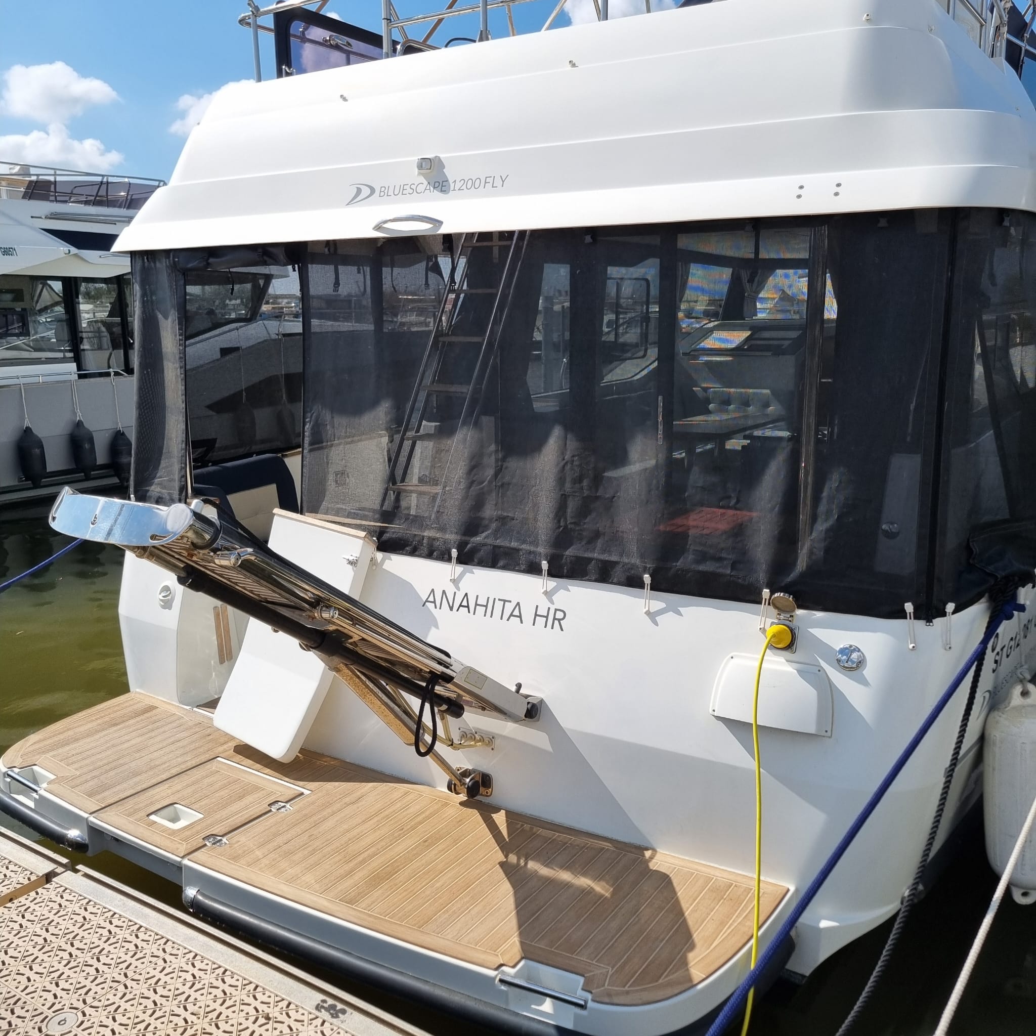 Photo Delphia 12 Flybridge