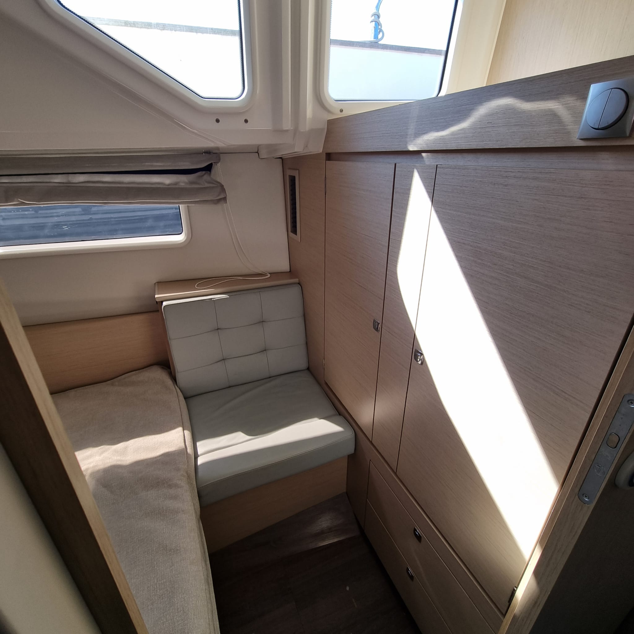 Photo Delphia 12 Flybridge