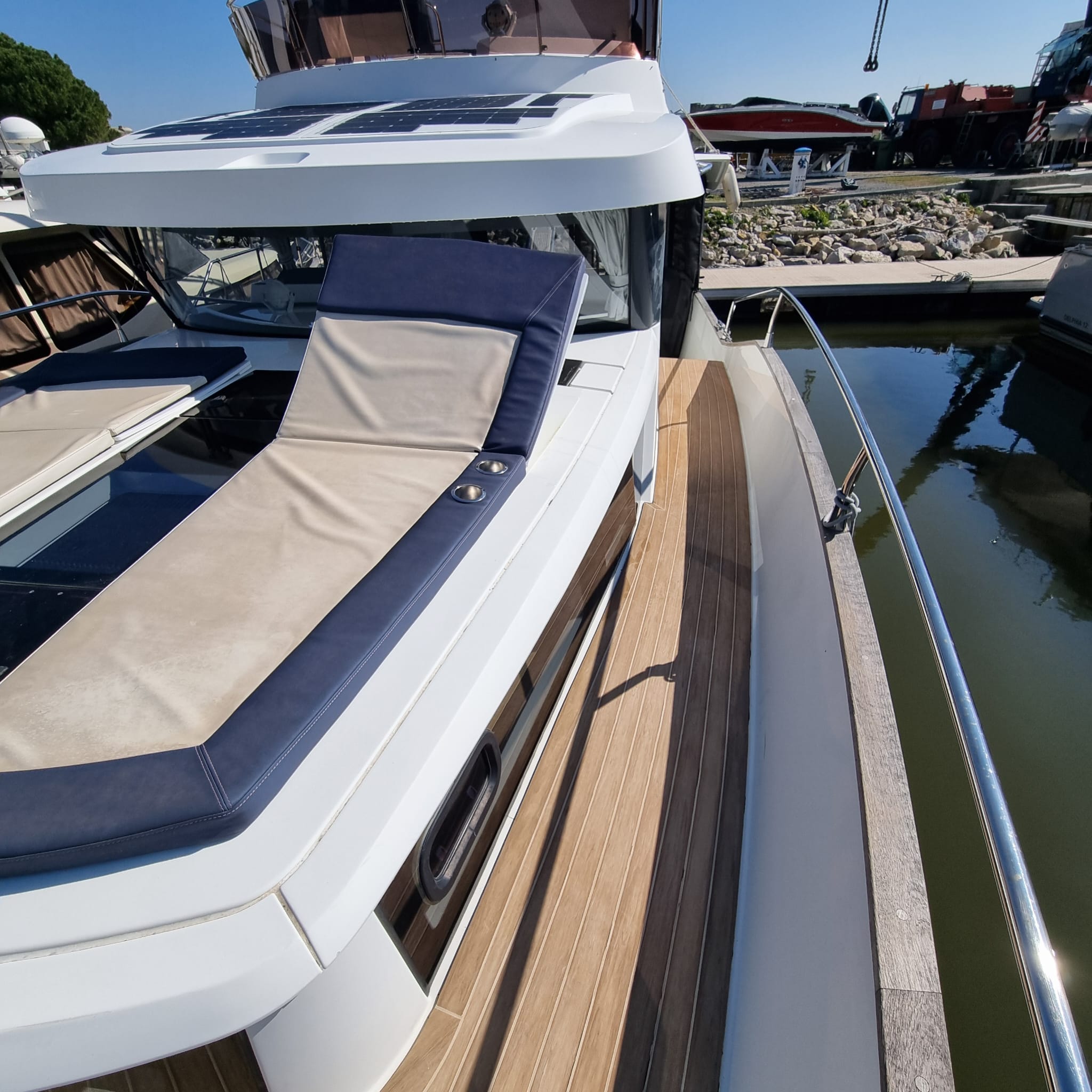 Photo Delphia 12 Flybridge