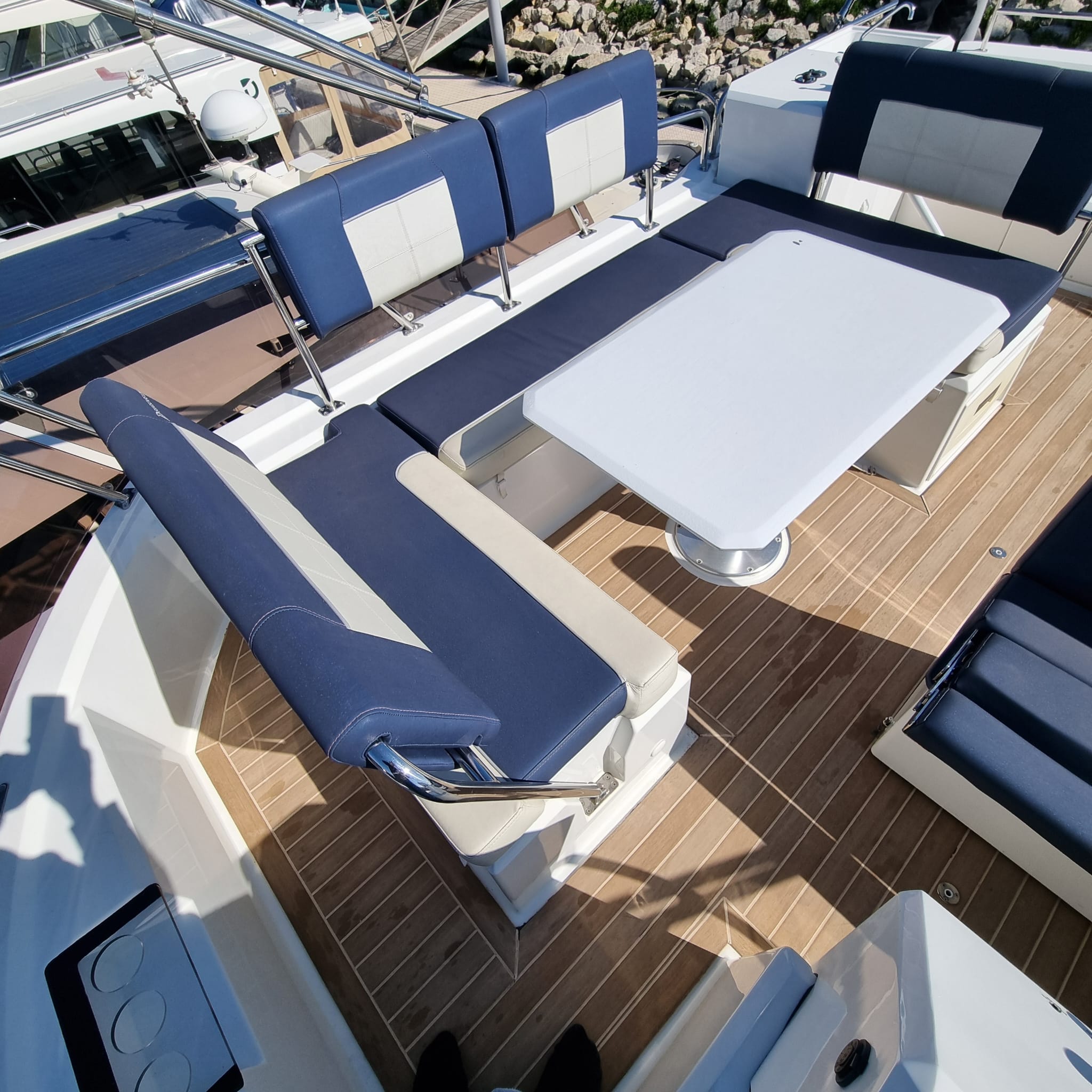 Photo Delphia 12 Flybridge